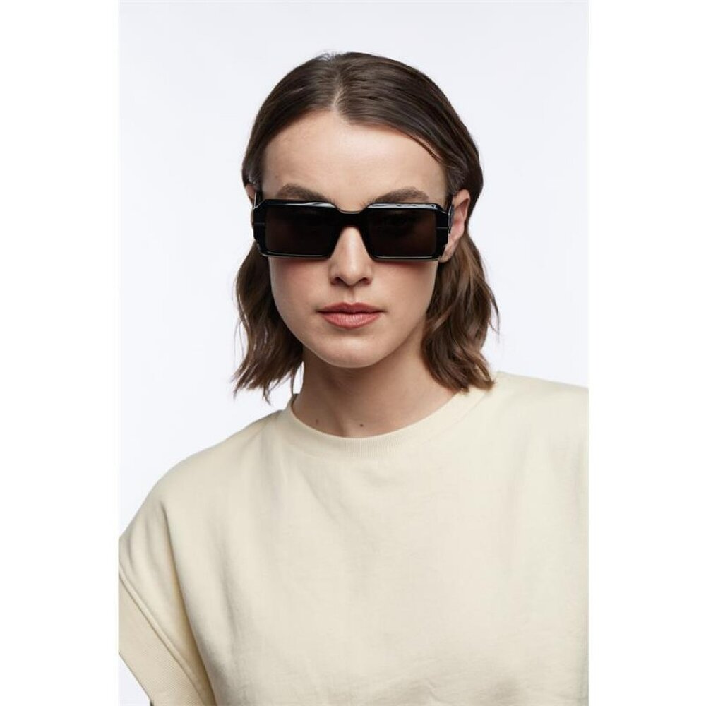 Fendi Black Rectangular Sunglasses - image 8